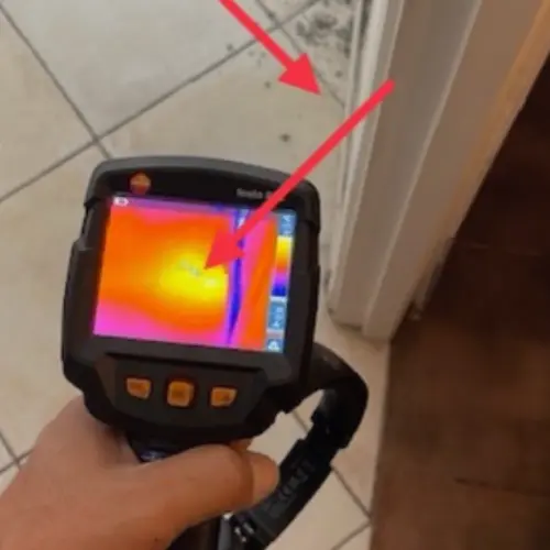 utilisation de la caméra thermique pour recherche de fuite encastrée (DTEKOI)